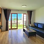 Paulmarie Ocean View Apartmán *
