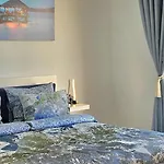 Paulmarie Ocean View Apartmán