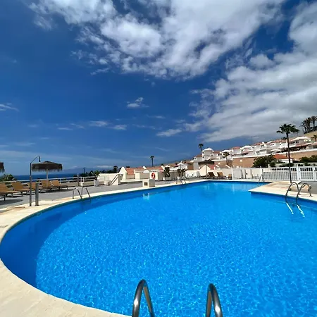 Paulmarie Ocean View Apartmán *