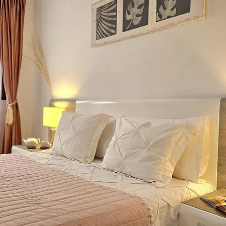 Paulmarie Ocean View Apartmán