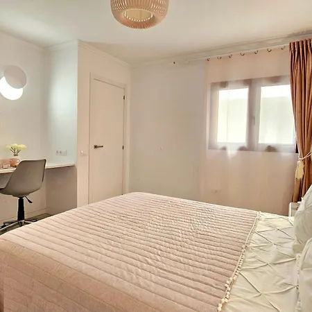 Paulmarie Ocean View Apartmán *