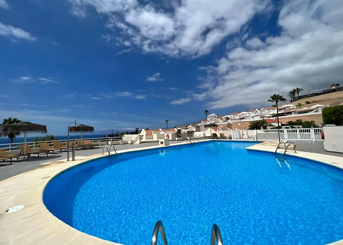 Paulmarie Ocean View Апартаменти *